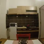 Astoria Center 8 דירה *