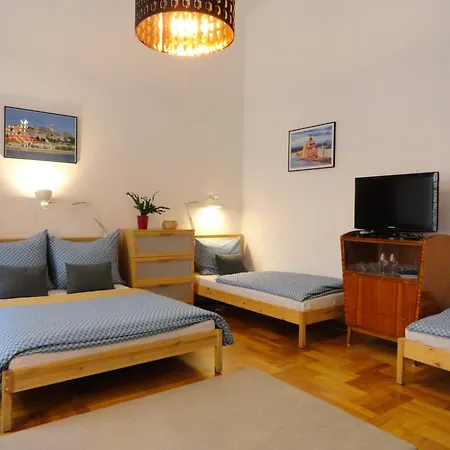 Astoria Center 8 Apartment *