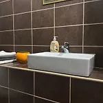 Astoria Center 8 شقة *